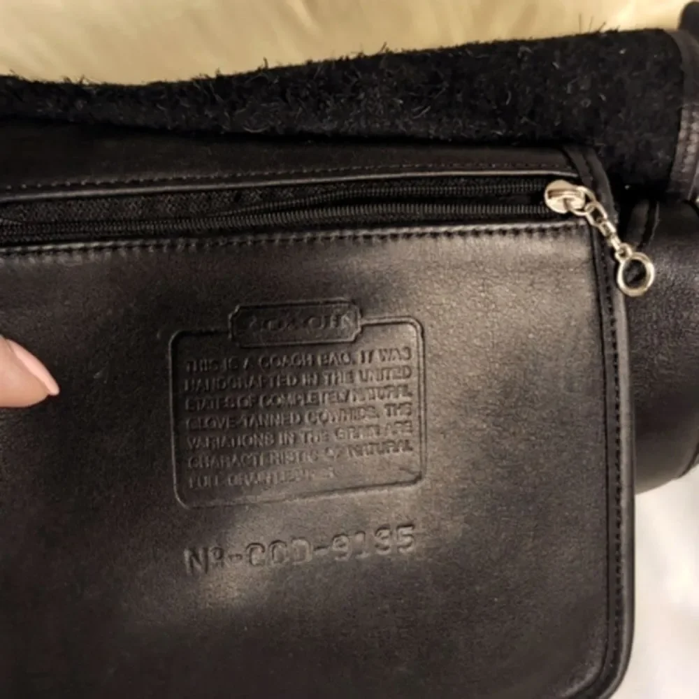 Vintage Coach Black 🖤 Leather Slim Hippie Flap Crossbody Saddle Messenge